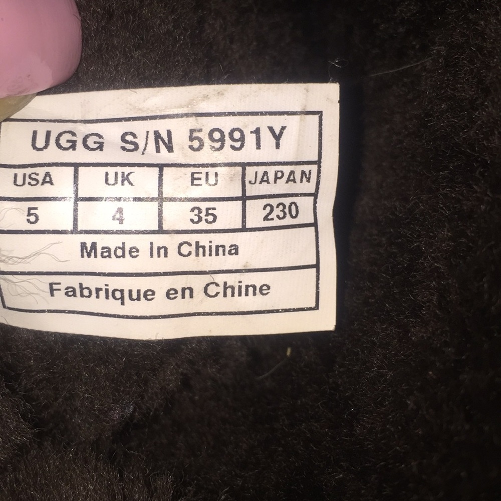 Bailey Button Uggs - image 5